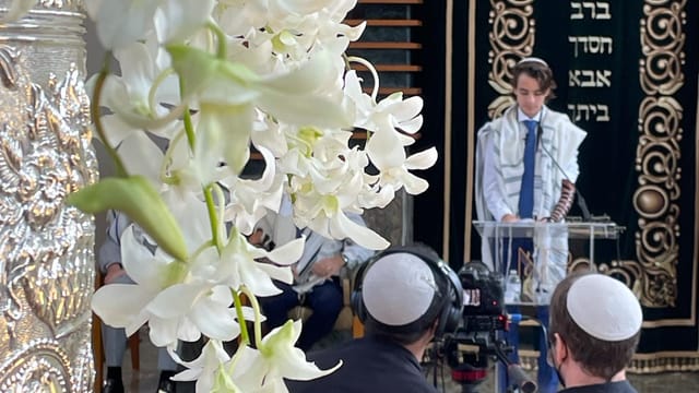 Ceremonia de Barmitzva en la sinagoga